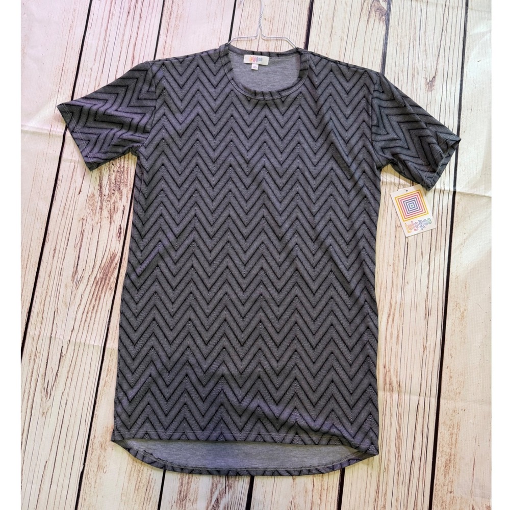 LuLaRoe Patrick T Shirt Womens XS Gray Black Chevron Zigzag Short Sleeve Tee NWT